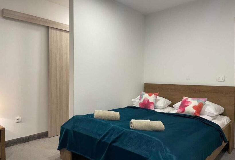 آپارتمان 1 خوابه همکف, Story