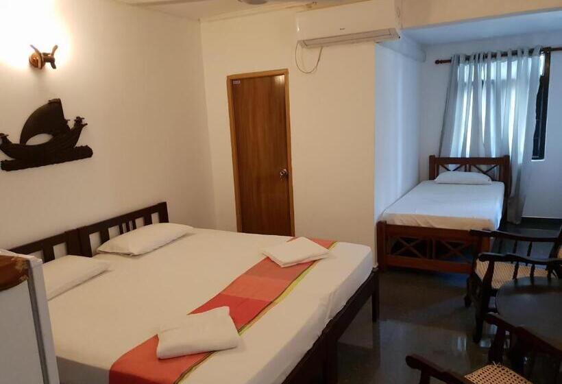 Трехместный Номер Deluxe Вид на Море, Thiranagama Beach