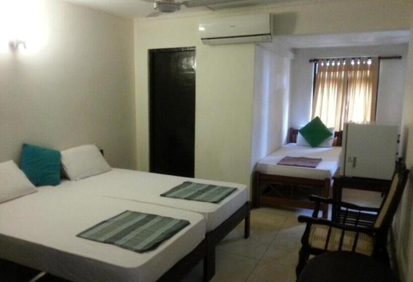 Трехместный Номер Deluxe Вид на Море, Thiranagama Beach