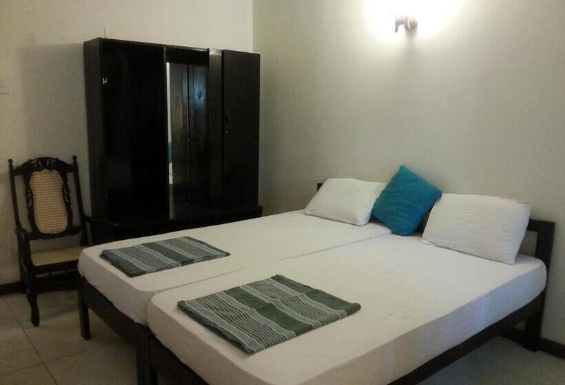 Трехместный Номер Deluxe Вид на Море, Thiranagama Beach