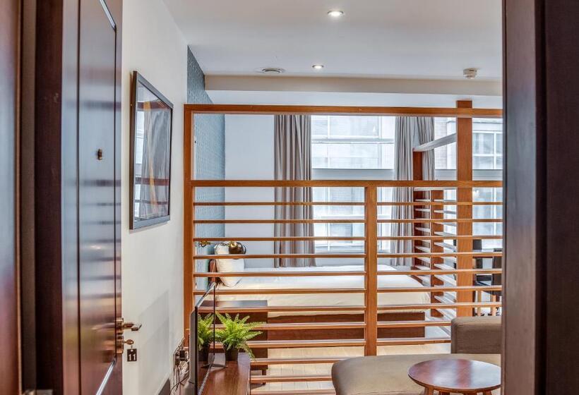 디럭스 스튜디오, Terlon Apartments