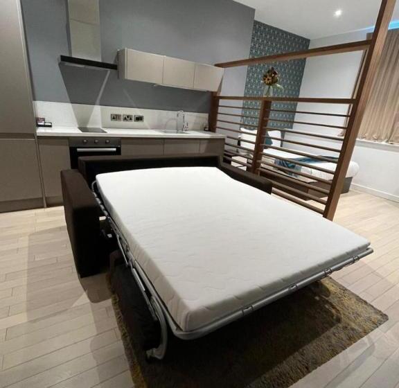 디럭스 스튜디오, Terlon Apartments