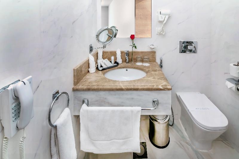 Номер Стандарт Трехместный, Tulip Inn Al Daar Rawafid