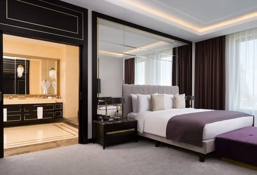 سوئیت رویال, Lotte Hotel Samara