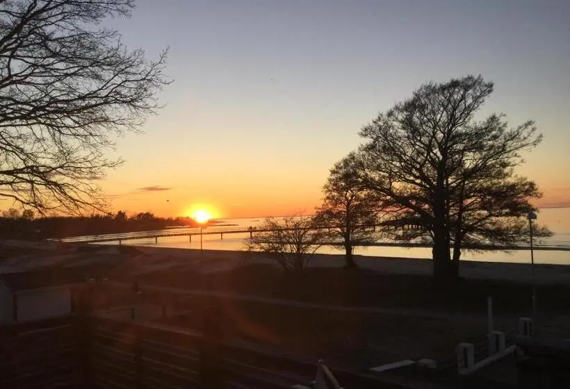 海の見えるスタンダードスタジオ, Strandbaden Köpingsvik