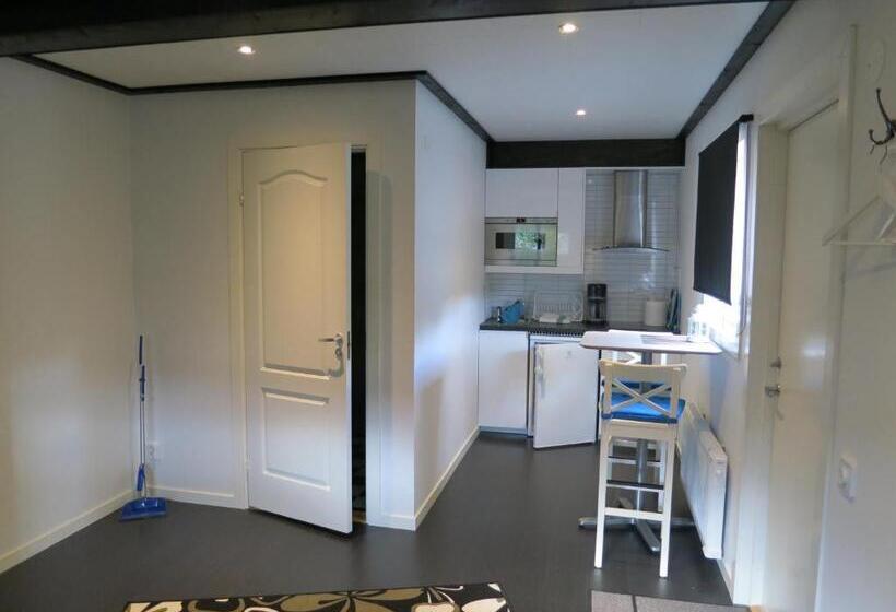 דירת חדר נוף לים, Strandbaden Köpingsvik