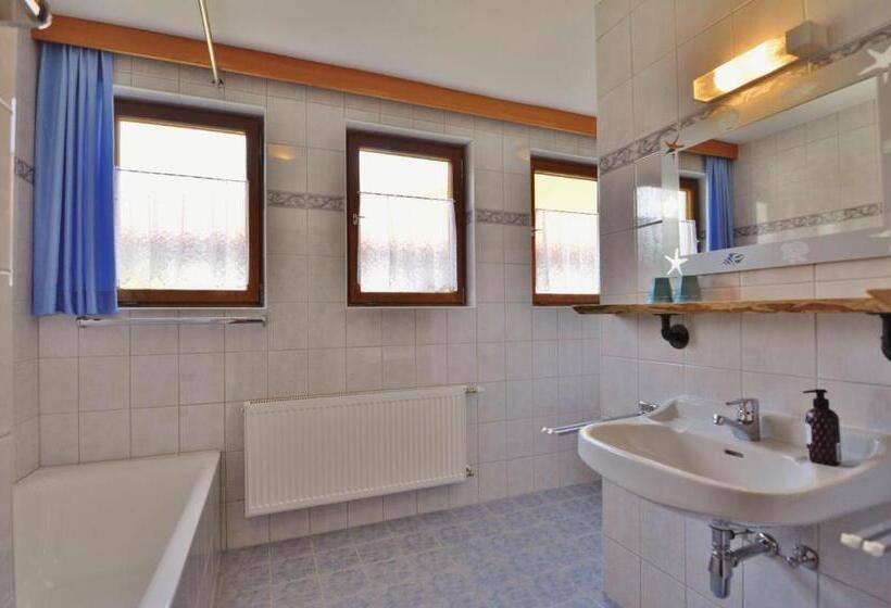 Апартаменты 2 Спальни, Pension & Apartments Weissbriach