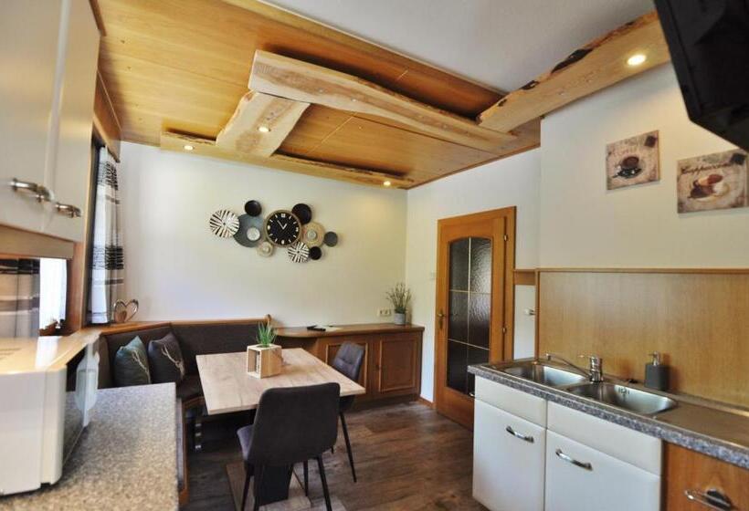 침실 2개 아파트, Pension & Apartments Weissbriach