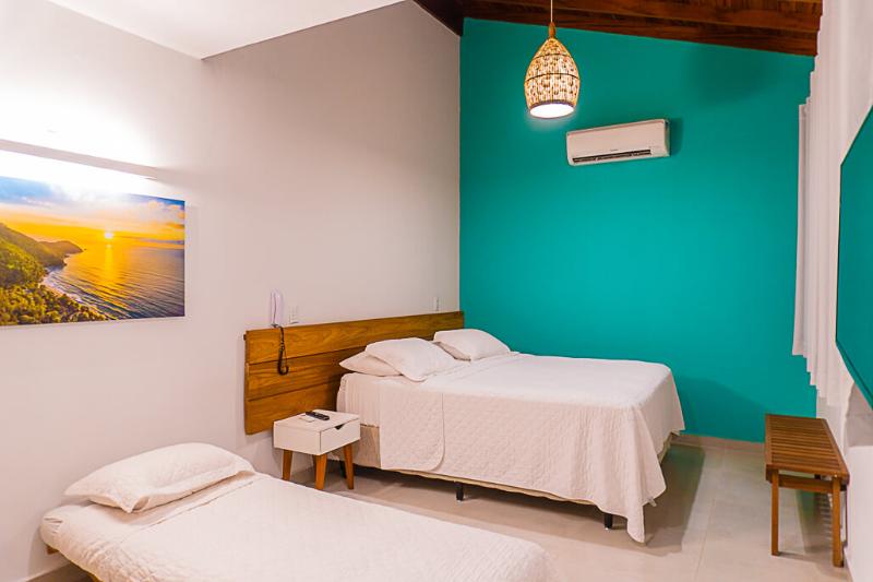 带大床的豪华间, Renaissance Business Bay Hotel, Dubai