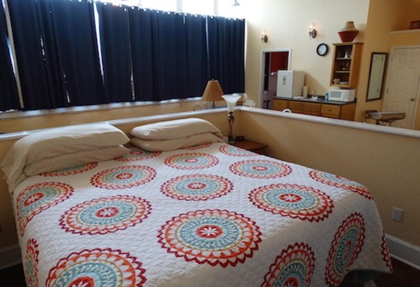 جناح كومفورت, Davie School Inn