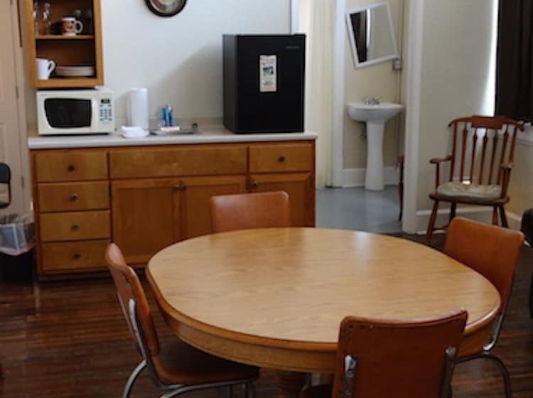 جناح كومفورت, Davie School Inn