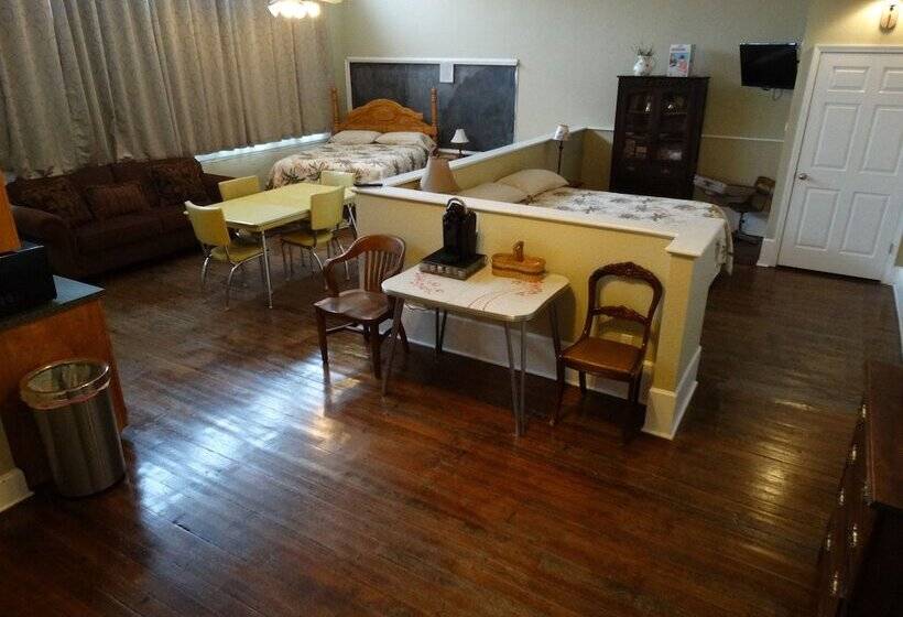 جناح كومفورت, Davie School Inn