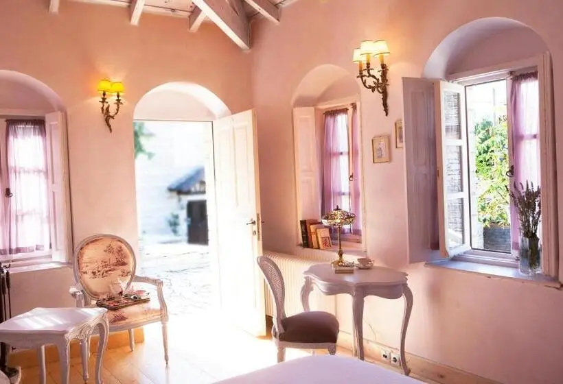 Talo 4 Makuuhuonetta, Amaryllis Boutique Guest House
