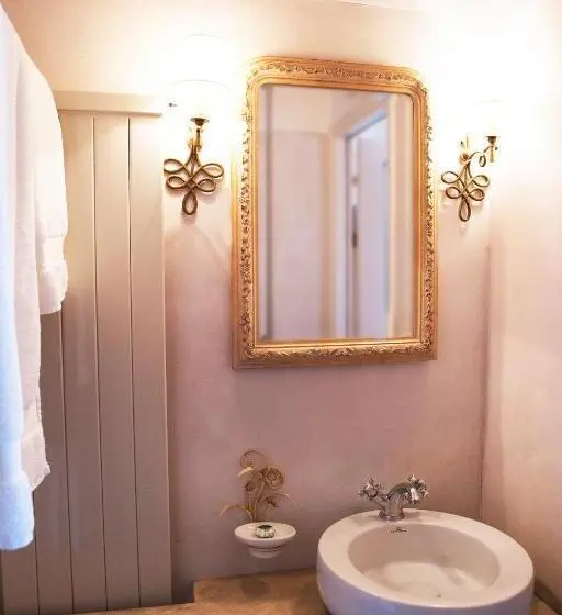 Talo 4 Makuuhuonetta, Amaryllis Boutique Guest House