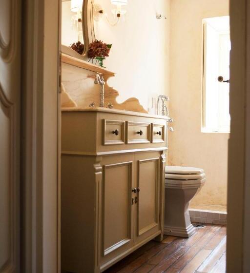 Дом 4 Спальни, Amaryllis Boutique Guest House