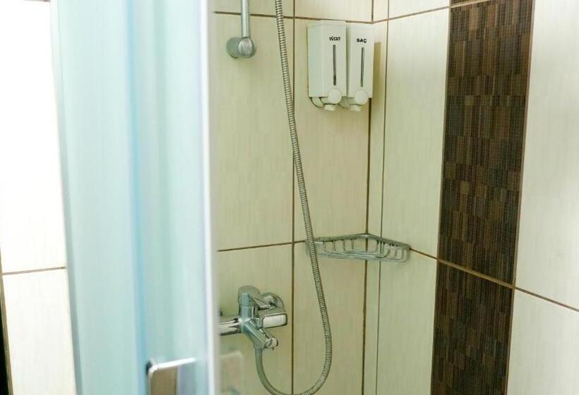 חדר סטנדרט לשלושה, La Bella Soma