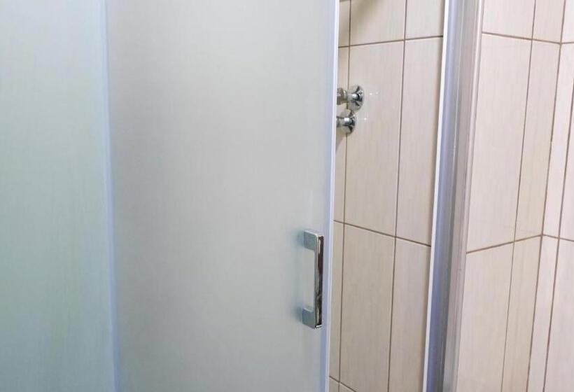 חדר סטנדרט לשלושה, La Bella Soma