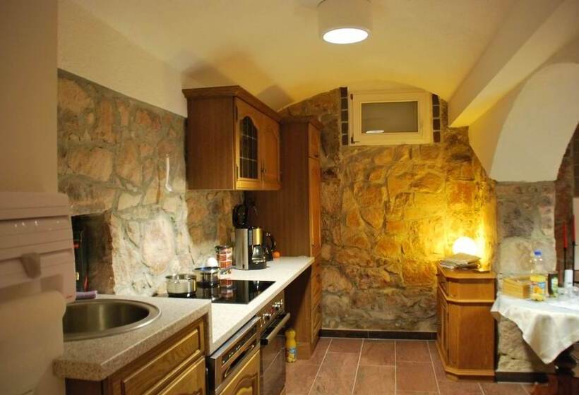 Номер Стандарт, Pension Borna