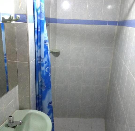 اتاق استاندارد یک نفره, El Turista