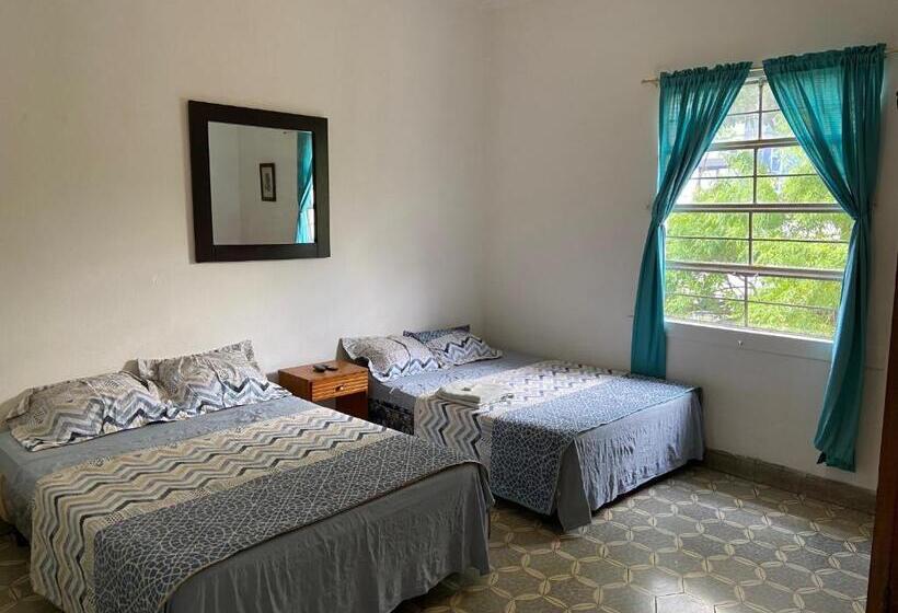 Номер Стандарт Трехместный, Hostal Cumbres Del Volcan Flor Blanca