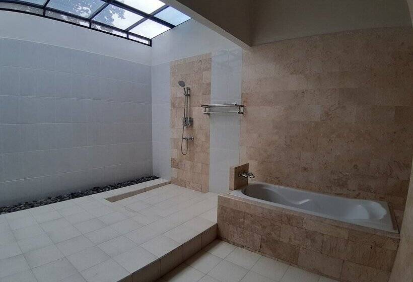 וילה בת 2 חדרי שינה, Adil Villa And Resort