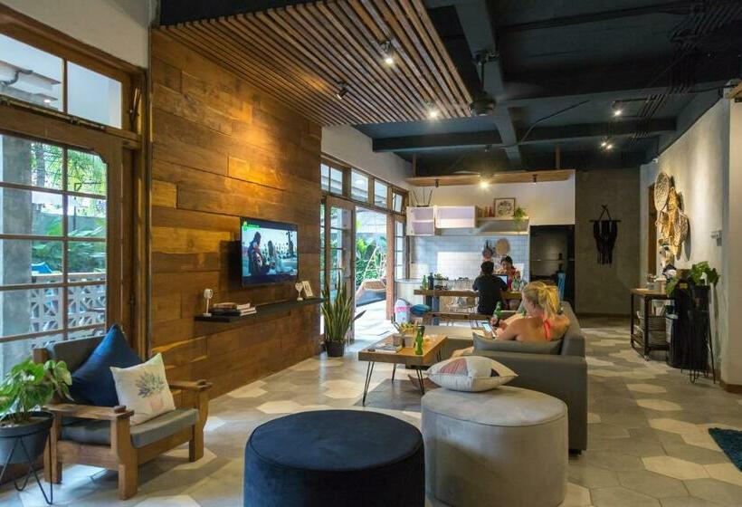 غرفة عائلية, Interconnection Hostel