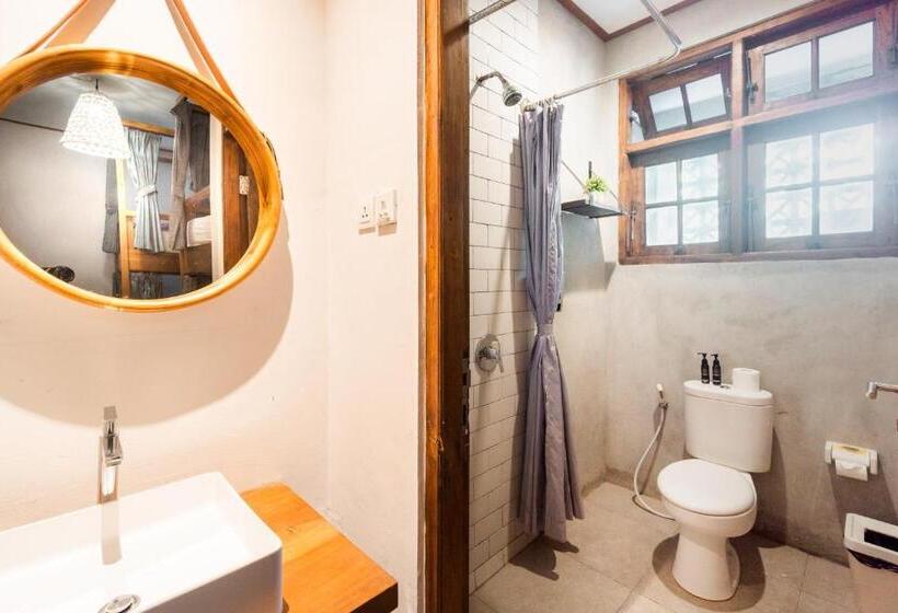 غرفة ديلوكس, Interconnection Hostel