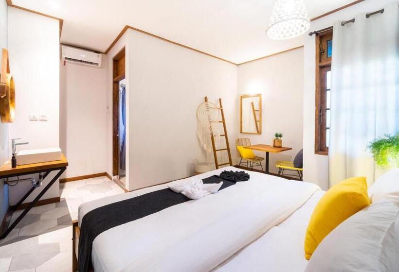 غرفة ديلوكس, Interconnection Hostel