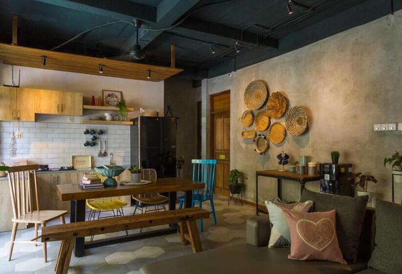 غرفة عائلية, Interconnection Hostel