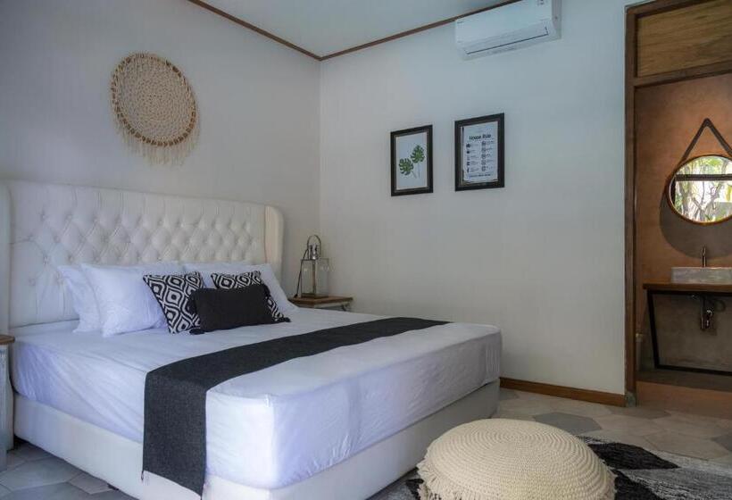 غرفة ديلوكس, Interconnection Hostel