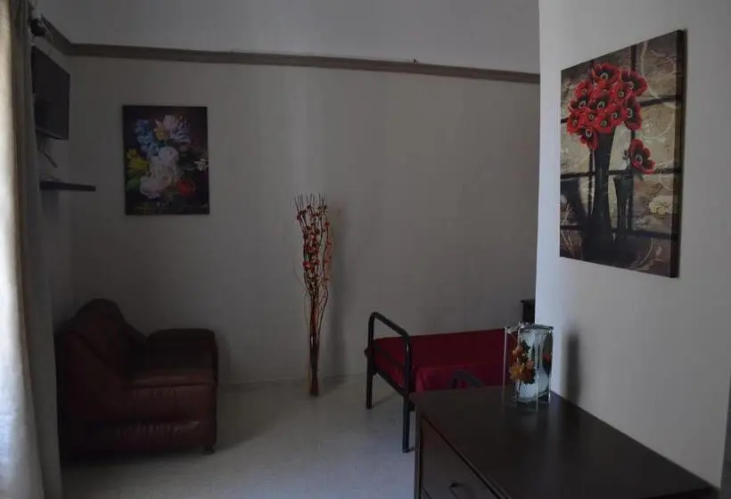 اتاق استاندارد سه نفره, Cusmano Residence