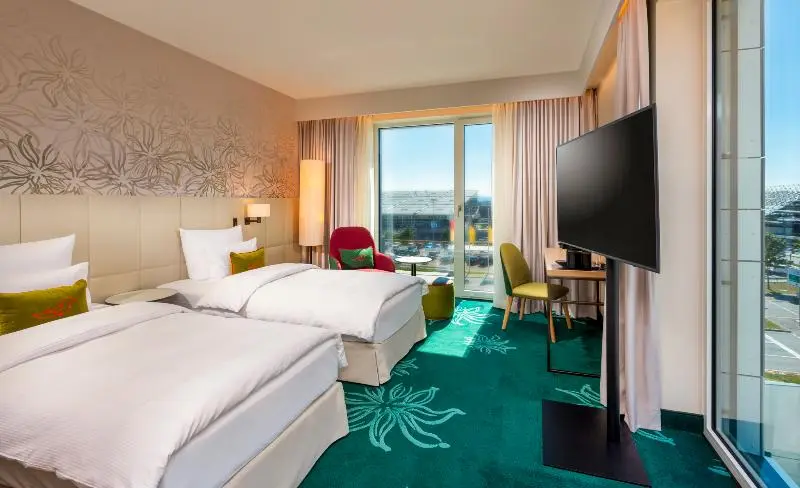 Superior-huone, Mövenpick Hotel Stuttgart Messe & Congress