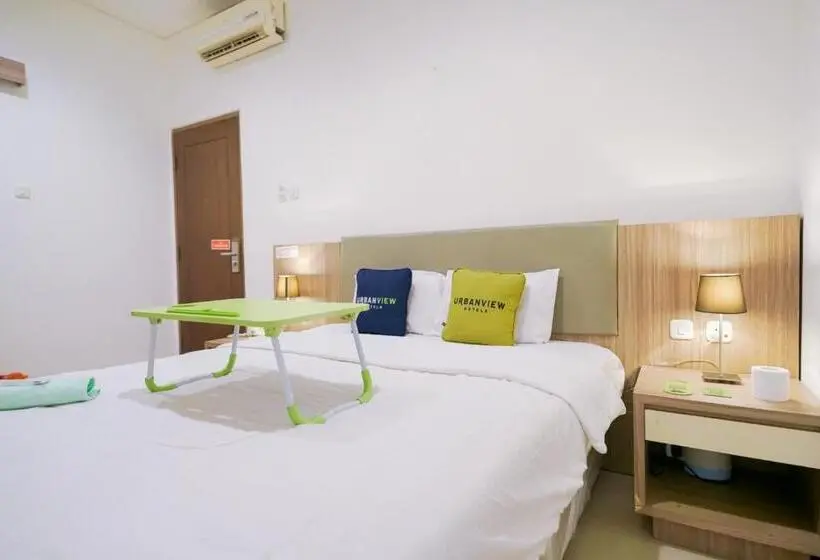 デラックスルーム, Urbanview Hotel Bes Mangga Besar By Reddoorz