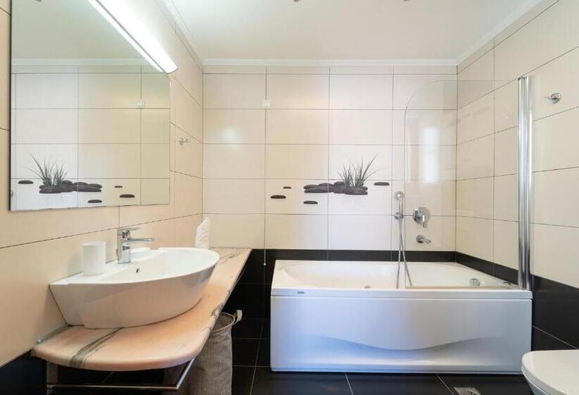 דירת שני חדרים, Niriides Luxury Villas