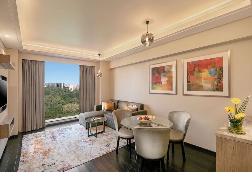 سوییت, Radisson Mumbai Andheri Midc