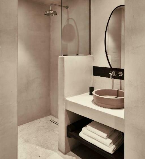 سوئیت با وان آب گرم, Istoria, A Member Of Design Hotels