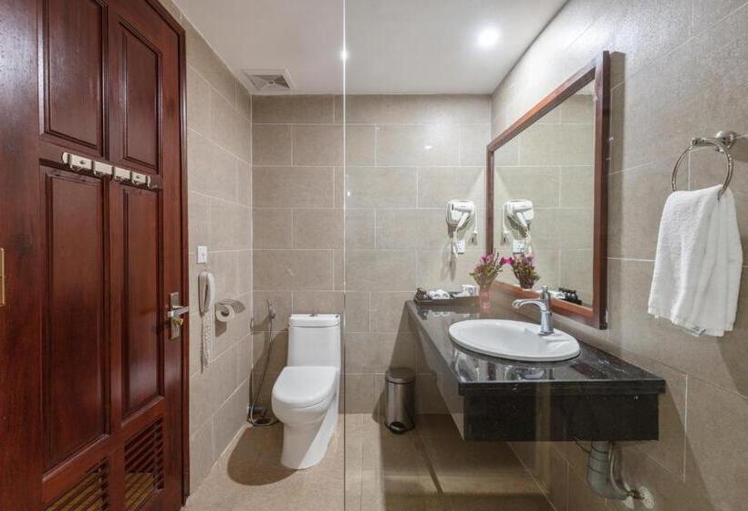 Deluxe Room Mountain View, Amarin Resort & Spa Phu Quoc