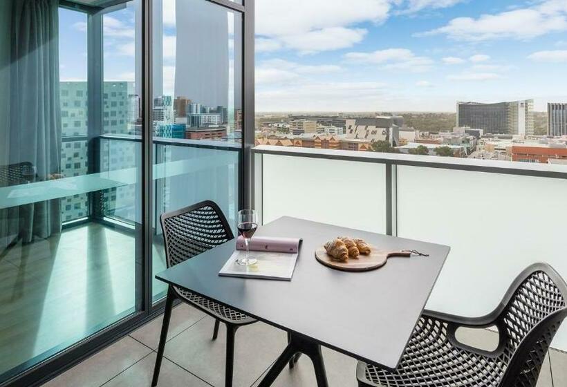 جناح سوبيريور, Avani Adelaide Residences