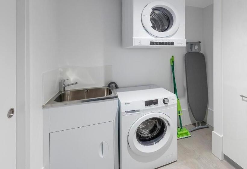 سوییت سوپریور, Avani Adelaide Residences