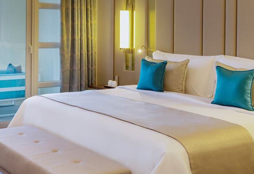 اتاق لوکس با چشمانداز استخر, Al Messila, A Luxury Collection Resort & Spa, Doha