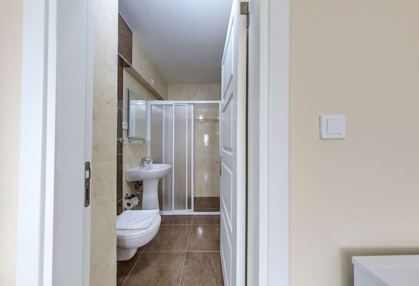 اتاق سوپریور سه تخته, Cihangir Palace