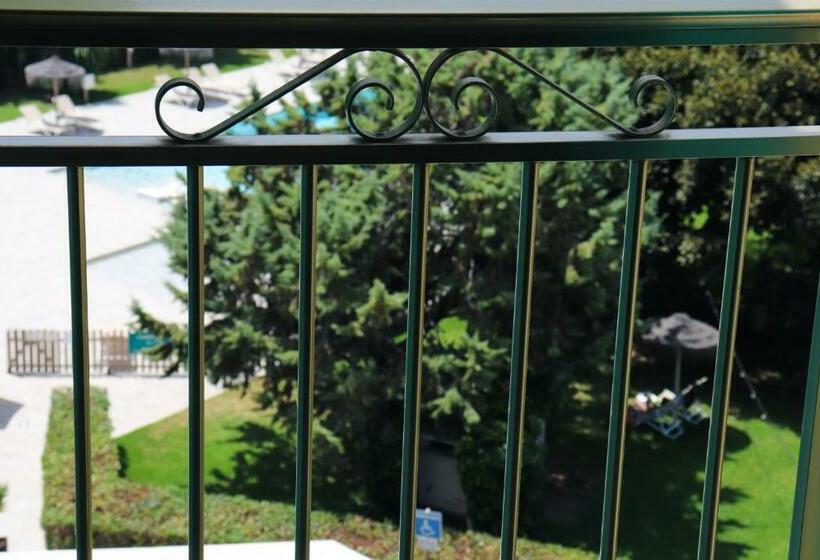 Семейный Номер, Almirante