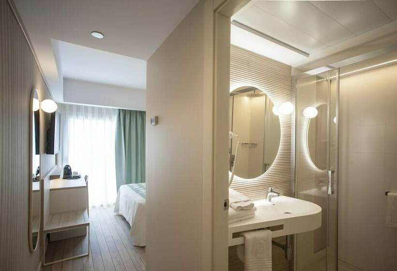 חדר סטנדרט נוף לבריכה, Ambassador Playa II