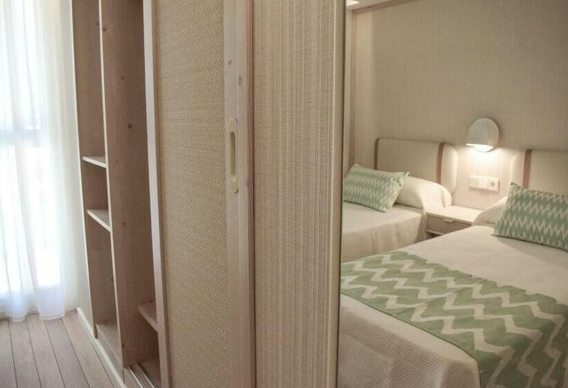 חדר משפחתי, Ambassador Playa II