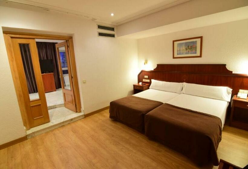 주니어 스위트, Zentral Ramiro I