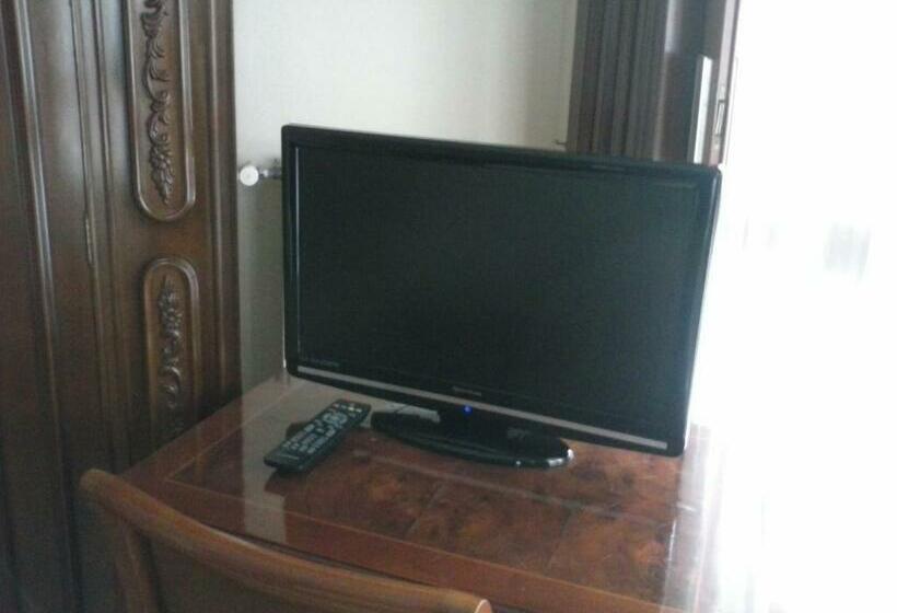 غرفة قياسية فردية, Begona