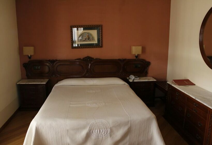 غرفة قياسية فردية, Begona