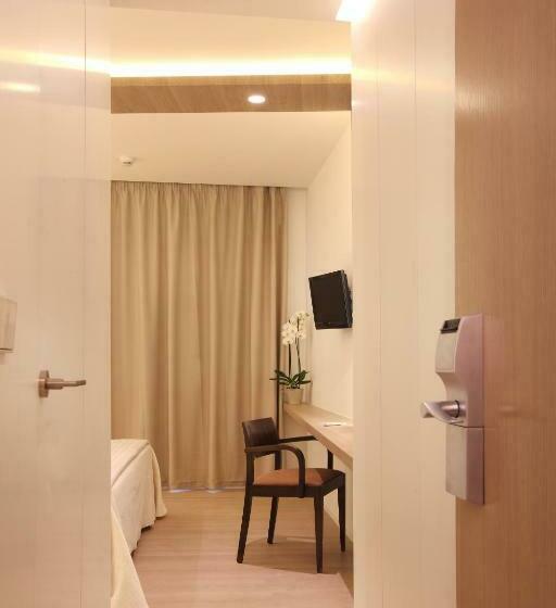 带露台的标准房间, Carlos I