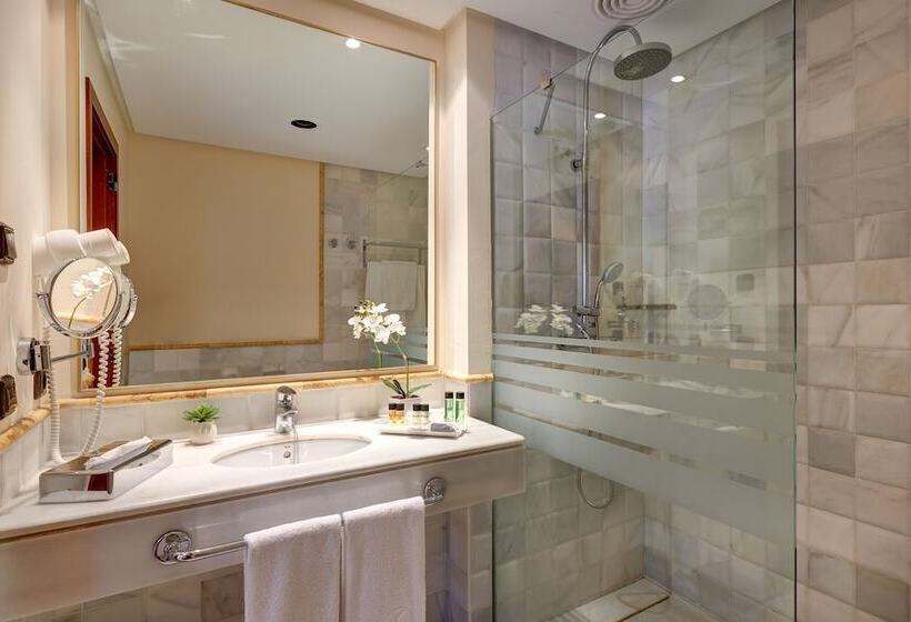 سوییت جونیور با چشمانداز دریا, Cm Castell De Mar