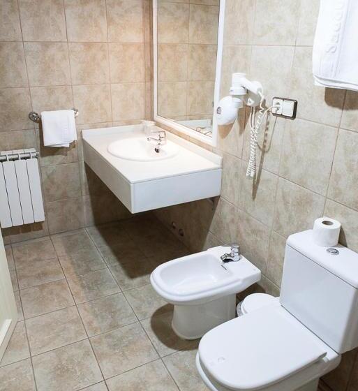 غرفة قياسية رباعية, Restaurante De Torres